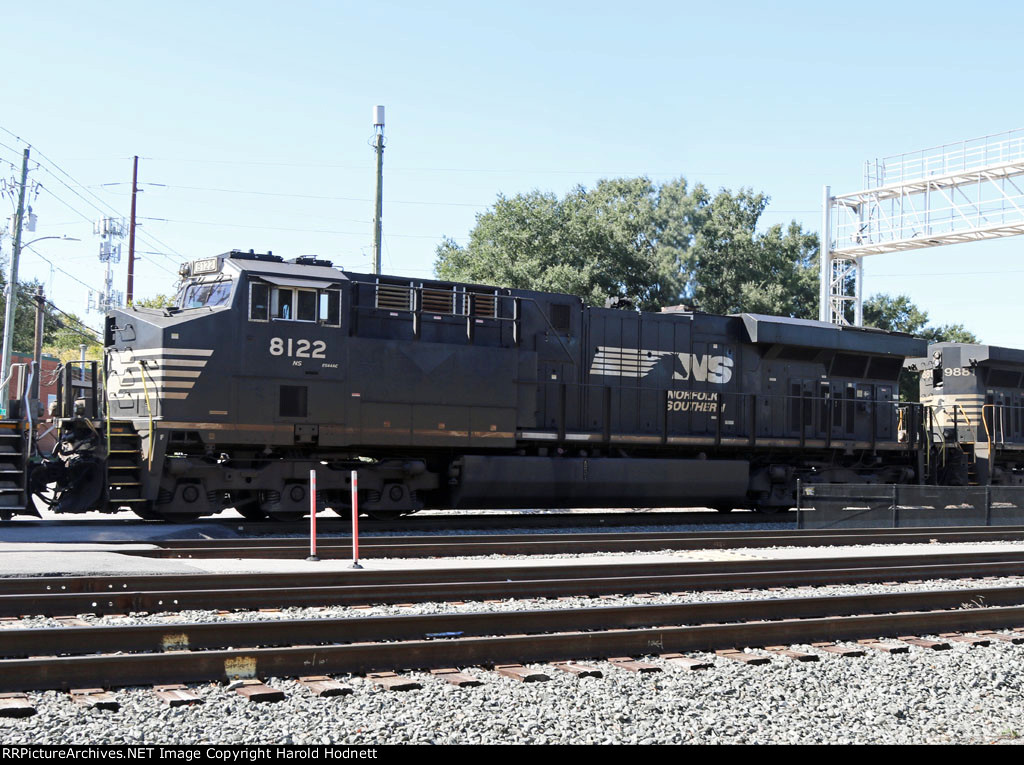 NS 8122